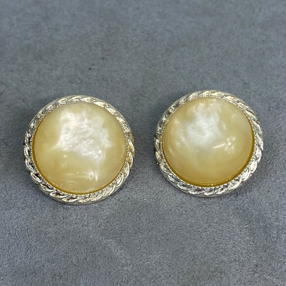 Vintage Jewelry - Vintage Japan Round Marbled Lucite Silver Tone Clip-On Earrings .75"